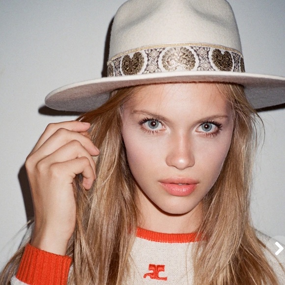 Lack of colour white hat - The Beverley - Picture 6 of 6